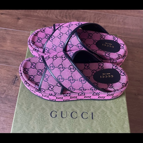 GUCCI-AUTHENTIC NWT/Box-Purple Logo Sandals - Picture 13 of 16